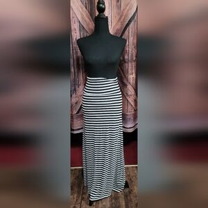 SOLD!!|Black & White Striped Medium DNA Couture Skirt
